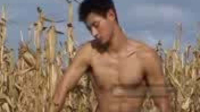 asian-guy-beating-off-outdoor